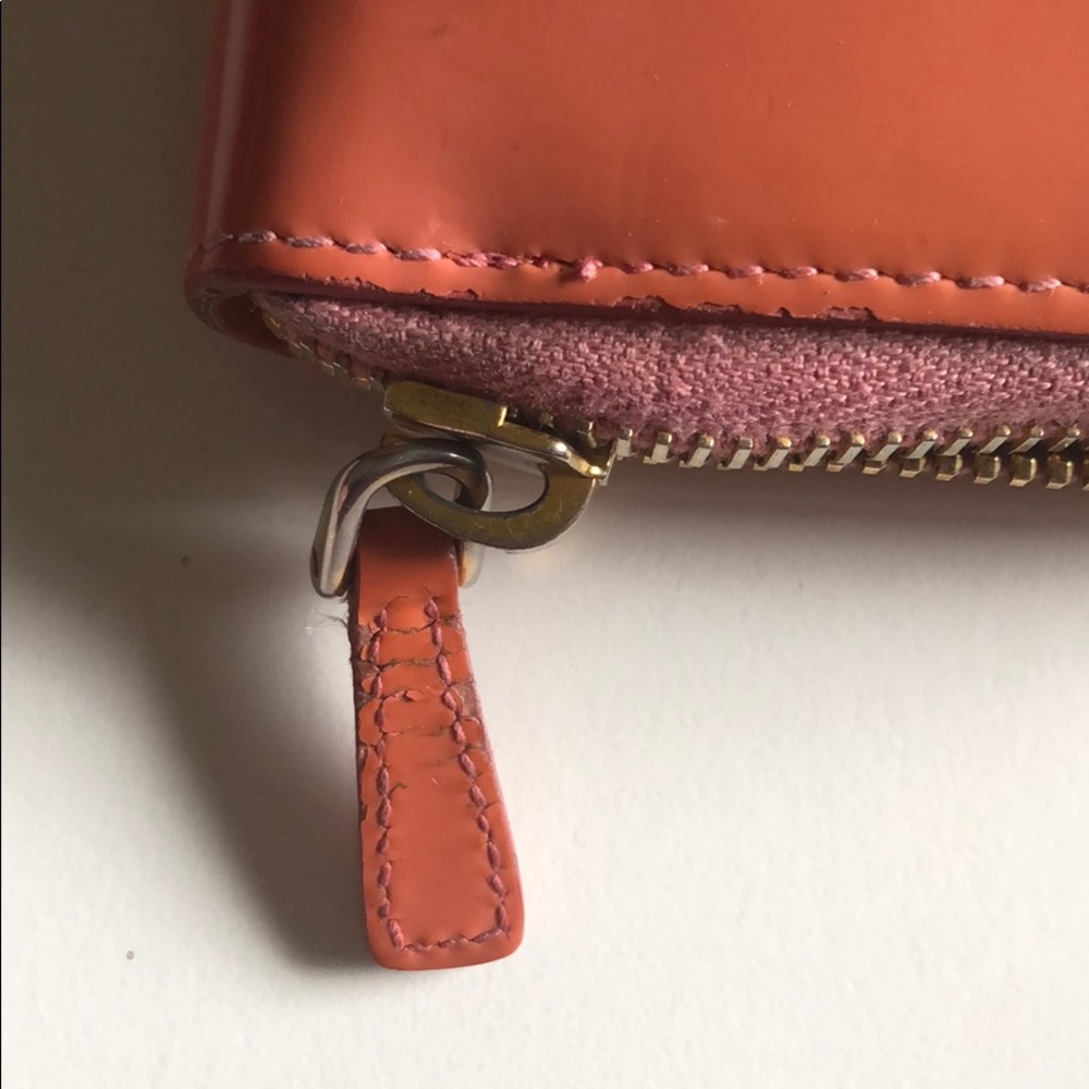 ✨Miu Miu✨Patent Leather Bow Zip wallet - Picture 8 of 8